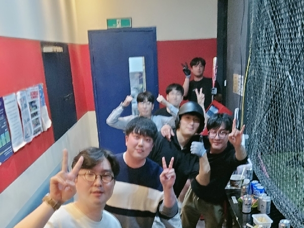 24.05 회식 (WITH 스.야.) 대표이미지